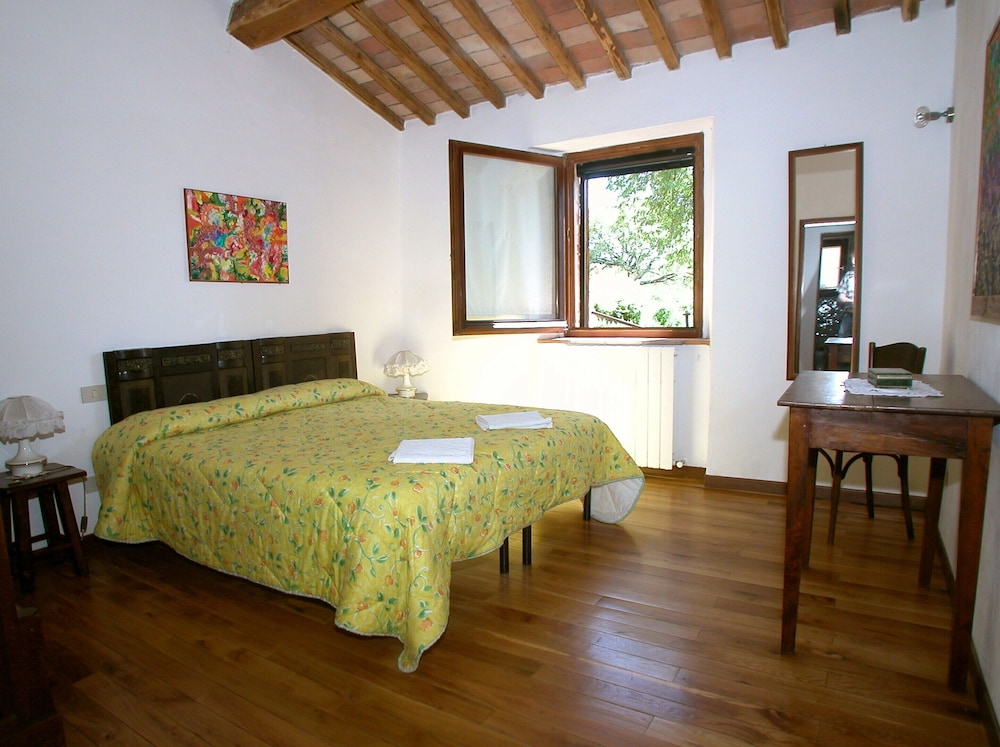 Scenic Tuscan Farmhouse — Castiglione D'orcia — photo 5