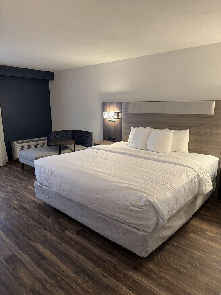Holiday Inn Express Denver Central North by IHG - photo 12
