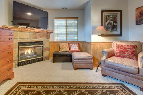 Big Bear Hollow House — 4-Star Luxury Hotel in Bridgeport, United States