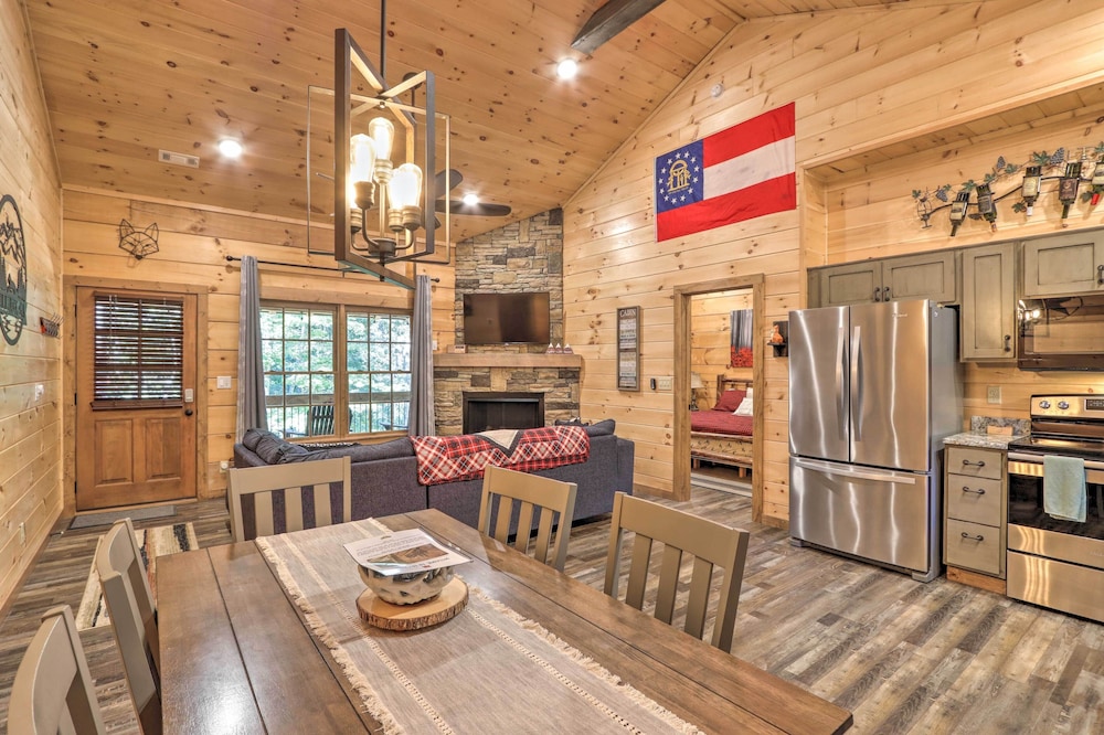 Coosawattee River Resort Cabin w Private Hot Tub in Ellijay, United States