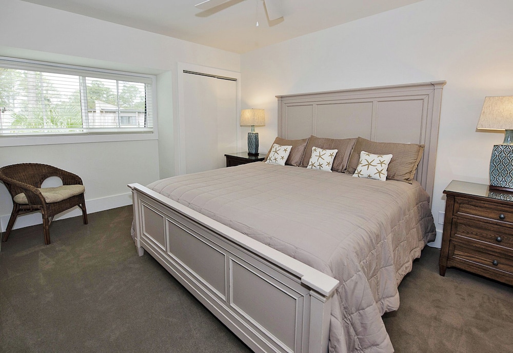 1255 Harbour Town Club at The Sea Pines Resort - photo 6