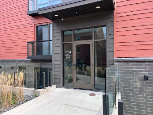 Modern Downtown Condo — 4-Star Luxury Hotel in Traverse City, United States