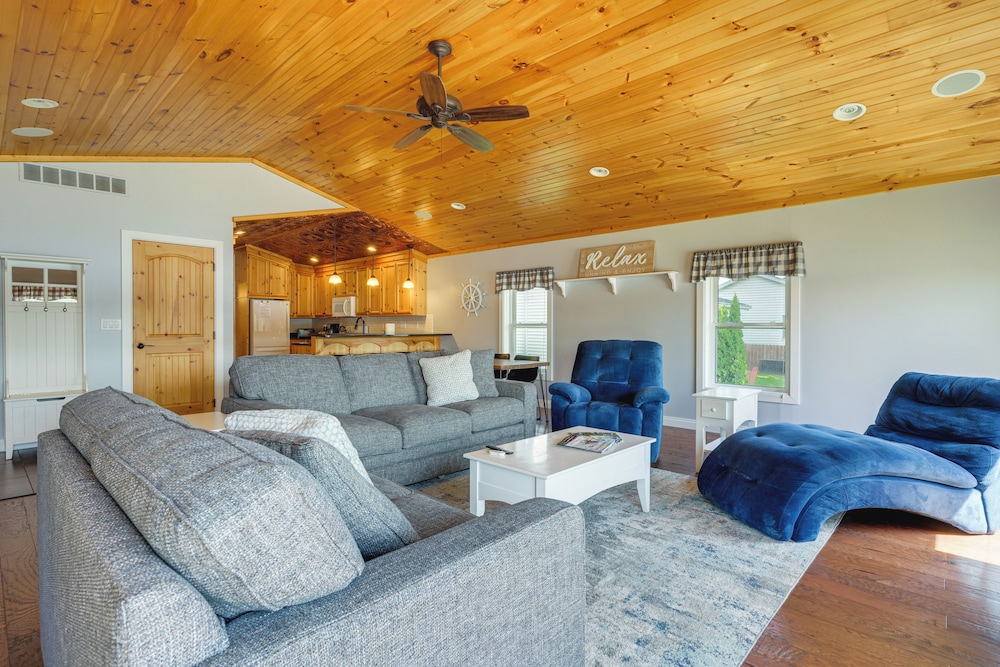 Lakefront Vacation Rental 10 Mi To Shipshewana 19742375 — Howe