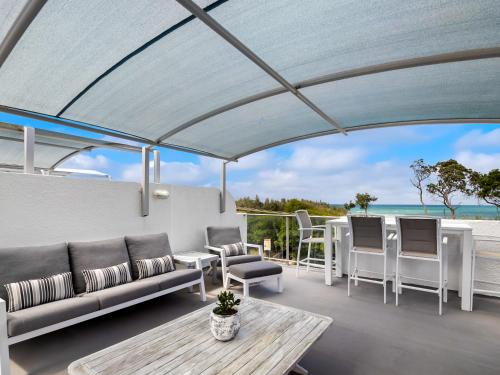 Cotton Tree Beach Front 3 Bedroom Townhouse — 4-Star Luxury Hotel in Maroochydore, Australia