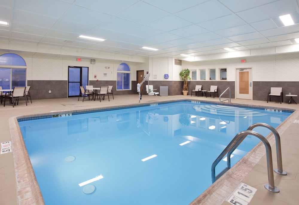 Holiday Inn Express Hotel & Suites Beatrice by IHG - photo 86