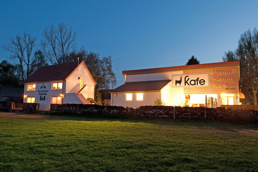Llamas Pyjamas — 5-Star Luxury Hotel in Penrith, United Kingdom