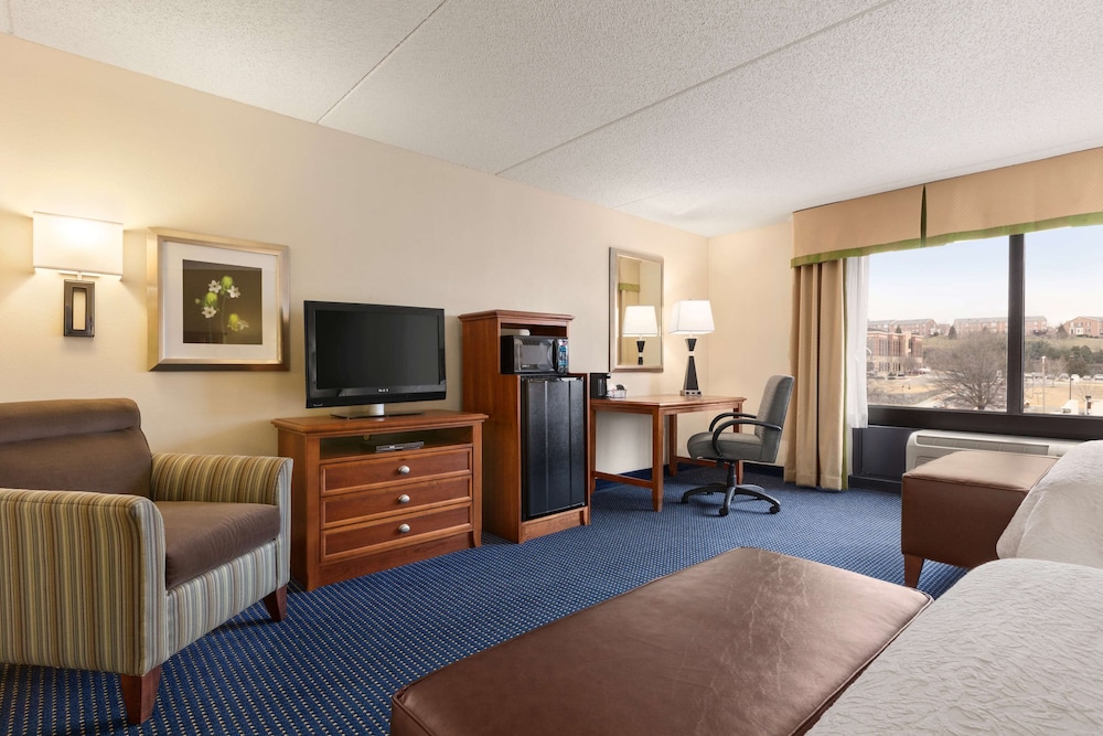 Hampton Inn Warrenton - photo 22