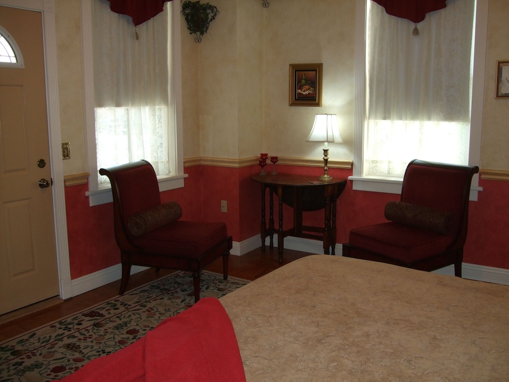 The Iron Gate Inn - photo 12