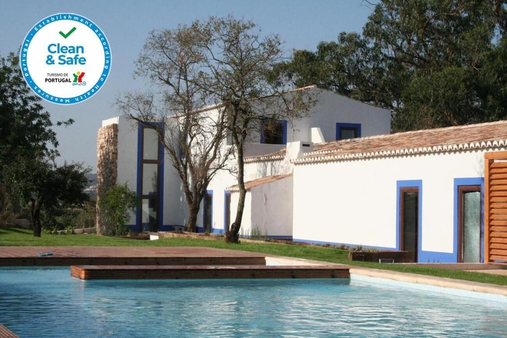 Quinta Do Mel - carbon neutral hotel in Albufeira