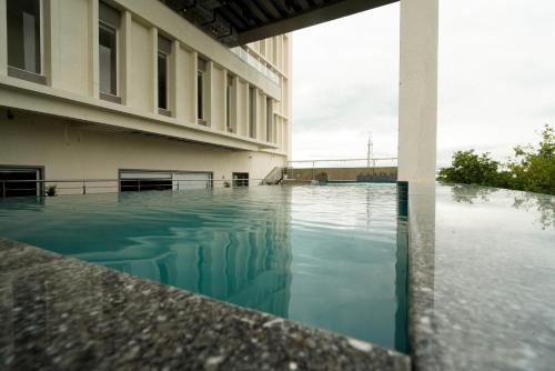 The Grand Sona — Unknown City — photo 2