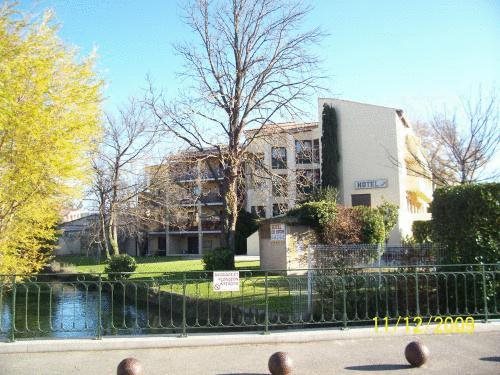 Hotel les Névons — hotel in L'isle-Sur-La-Sorgue