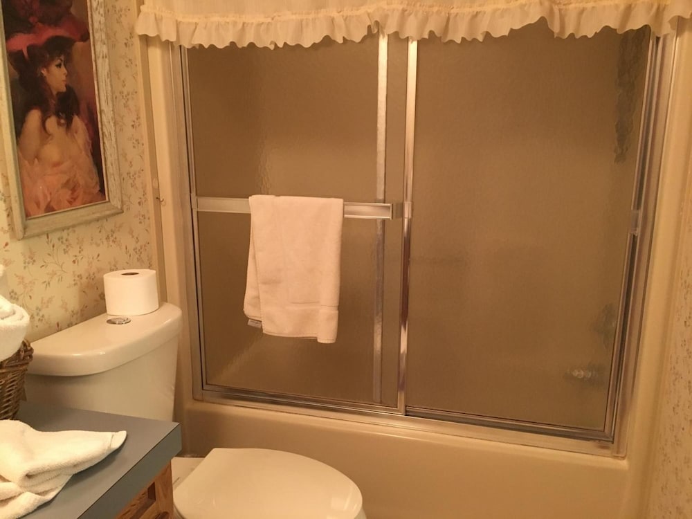 Shady Lady Bed & Breakfast - photo 22