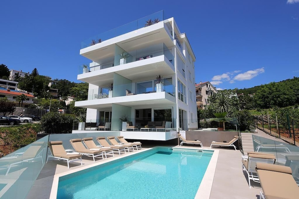 New Apartments with Pool near Beach — 4-Star Luxury Hotel in Opatija, Croatia