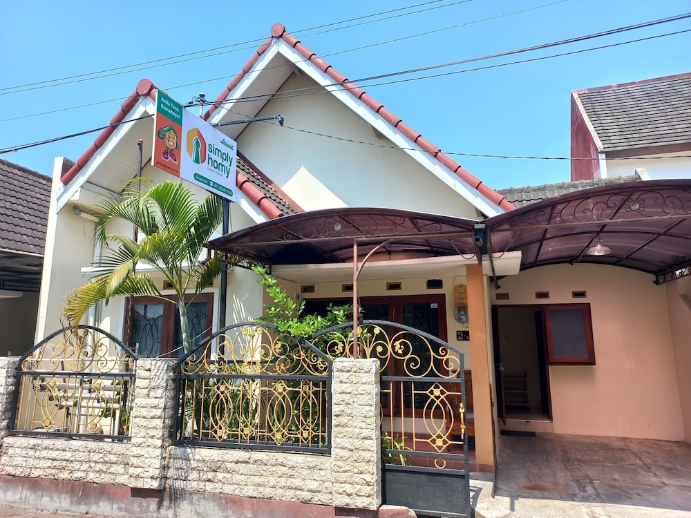 Homestay Condongcatur By Simply Homy — 4-Star Luxury Hotel in Depok, Indonesia