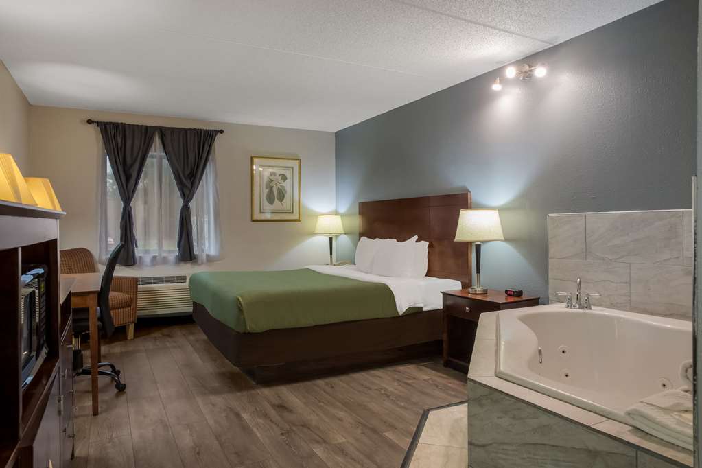 Quality Inn Toledo Westgate - photo 18