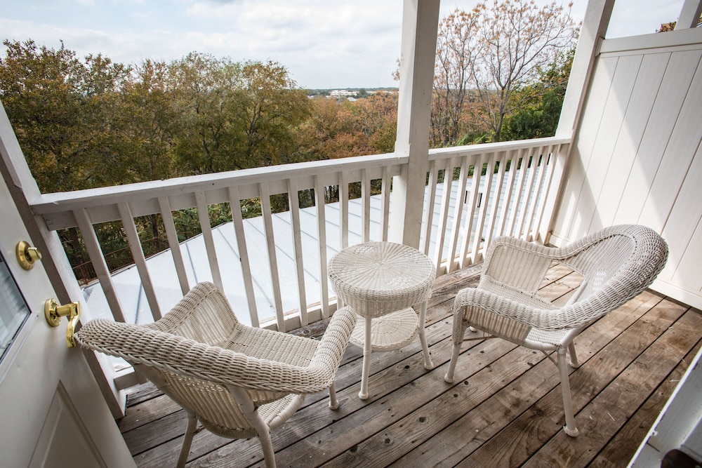 Gruene River Hotel & Retreat - photo 9
