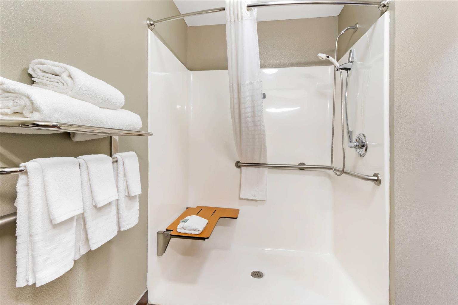 Comfort Inn & Suites North Charleston Northwoods - photo 10