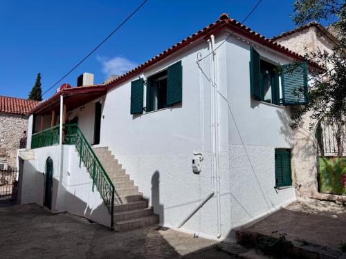 Cosineshouse in Leonidio, Greece