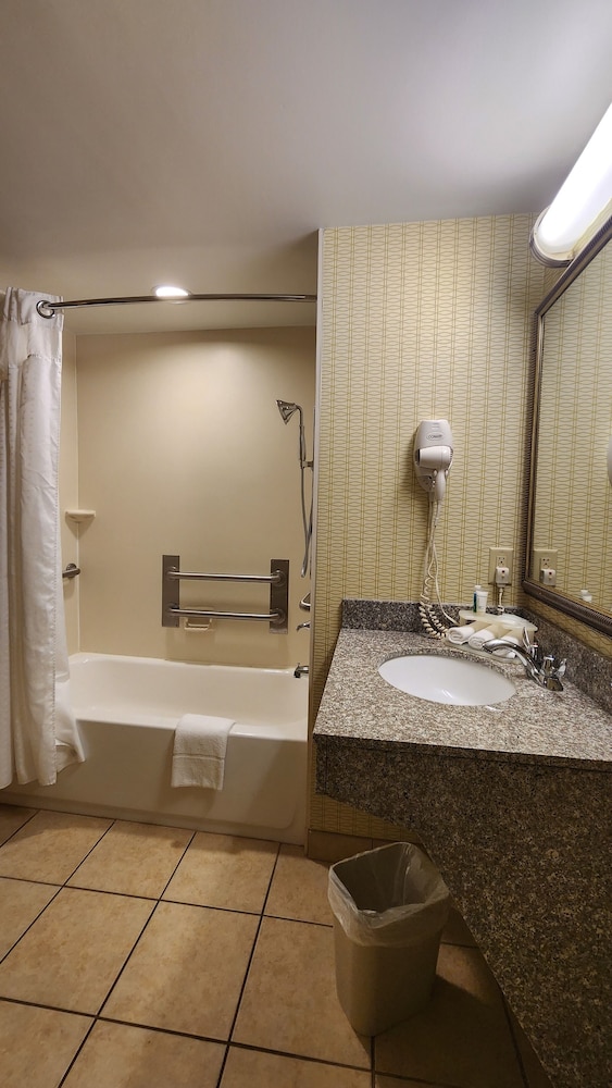 Wingate by Wyndham Kittanning - photo 24
