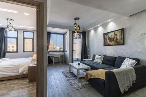 Chic Apartment Cosy Stay — 4-Star Luxury Hotel in Casablanca, Morocco