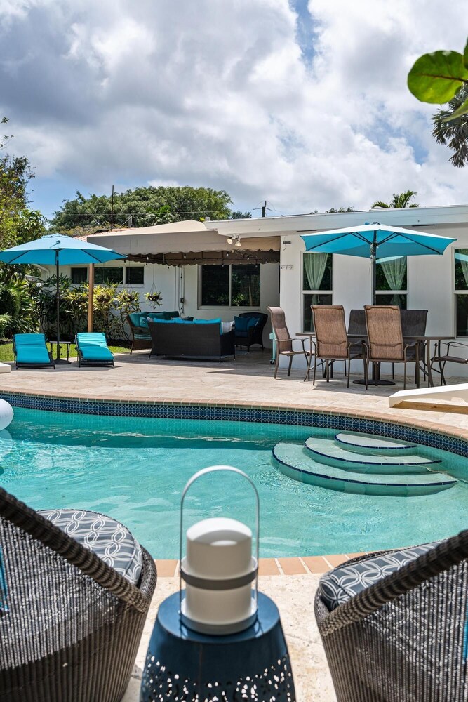 Exclusive Miami House: Your Private Pool Paradise — 4-Star Luxury Hotel in Biscayne Park, United States
