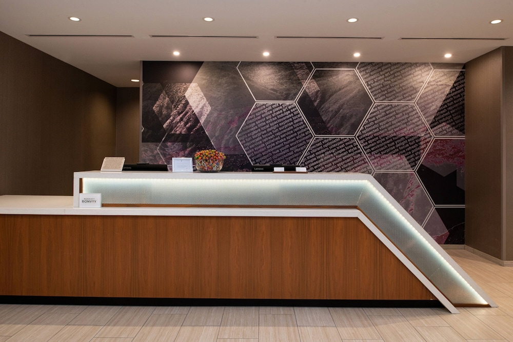 Springhill Suites Kansas City Northeast - photo 32