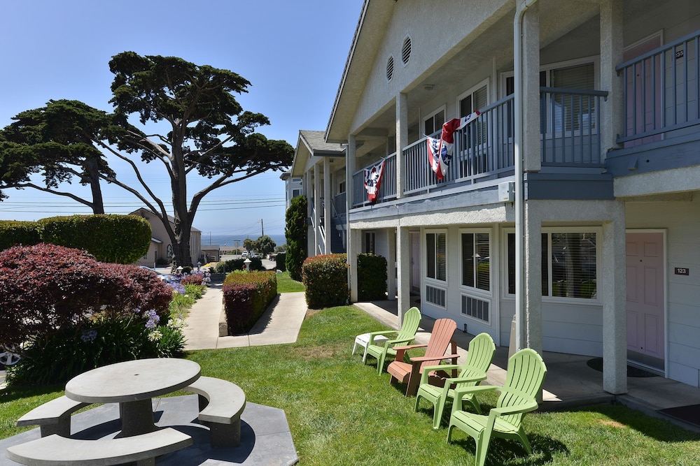 Cayucos Beach Inn - photo 27