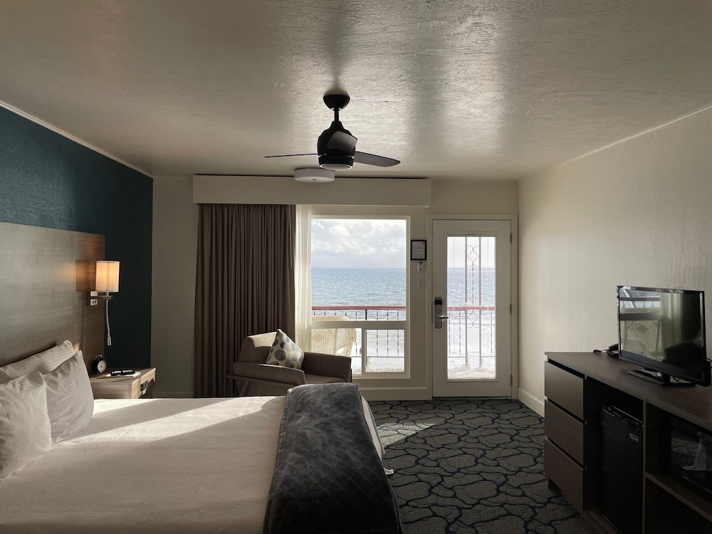 Crown Motel and Family Resort - photo 12