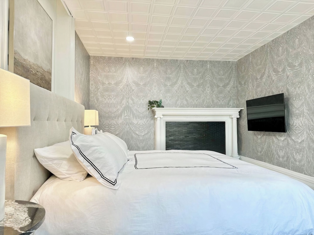 The Elliott Hotel at Highland Park - photo 15