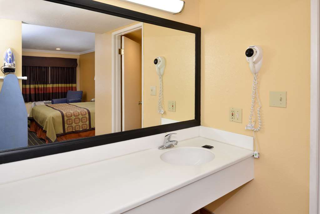 Americas Best Value Inn Azusa Pasadena - photo 8