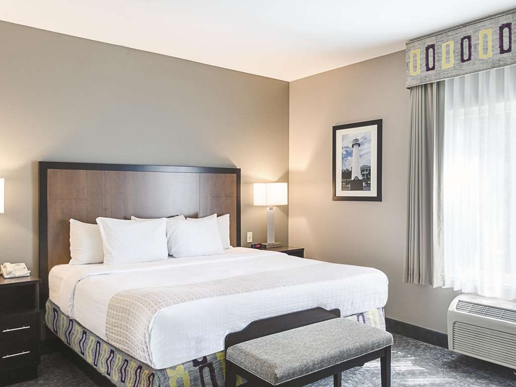 La Quinta Inn & Suites by Wyndham Biloxi - photo 32