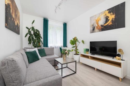 Bright Two Bedroom Apartment in Nowa Huta by Noclegi Renters — 4-Star Luxury Hotel in Krakow, Poland