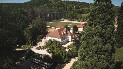 Domaine de Neuvon — hotel in Plombieres-Les-Dijon