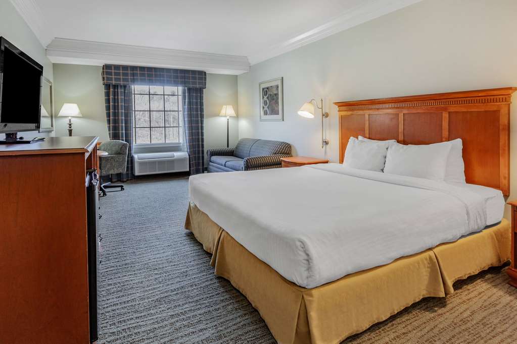 Days Inn by Wyndham Altavista - photo 26