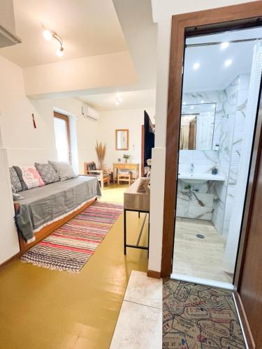 Miltiadis Apartments — 4-Star Luxury Hotel in Kokkari, Greece