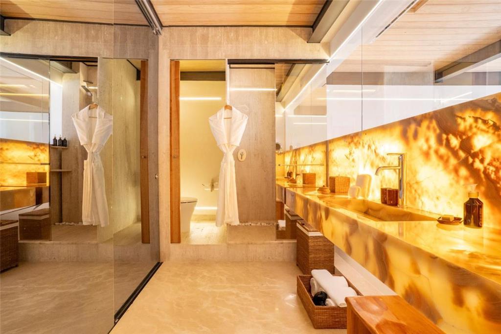 El Santuario Resort Bathroom Suites