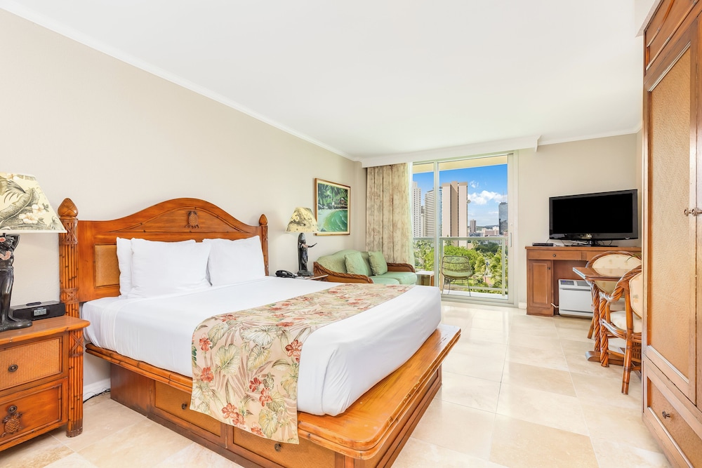 Luana Waikiki Hotel & Suites - photo 42