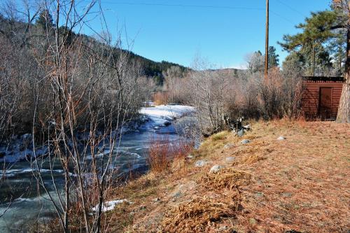 2112 Roberts Place in Pagosa Springs, United States