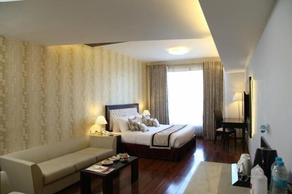 Tree House Hotel Gurgaon — Gurgaon — photo 5