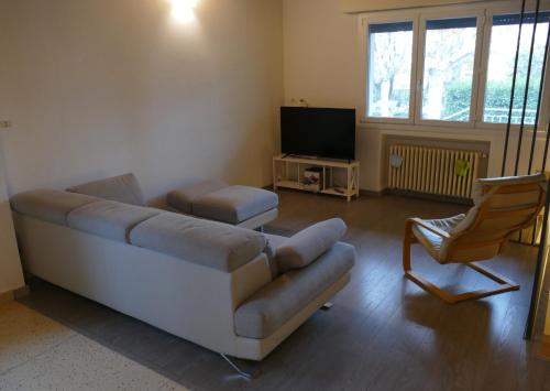 Casa Nuova E Spaziosa in Centro — 4-Star Luxury Hotel in Medicina-Buda, Italy