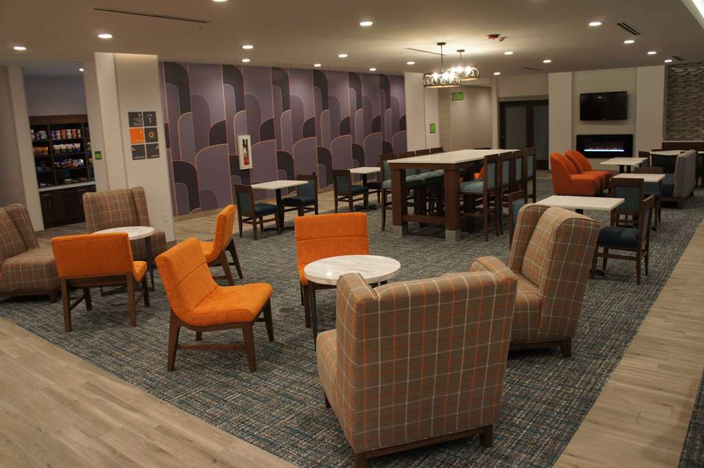 La Quinta Inn & Suites by Wyndham Littleton Red Rocks - photo 11