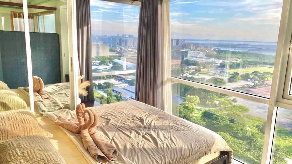 Smdc Breeze Residences Pasay Near Airport Picc Ccp World Trade Center Moa And Starcity in Manila, Philippines