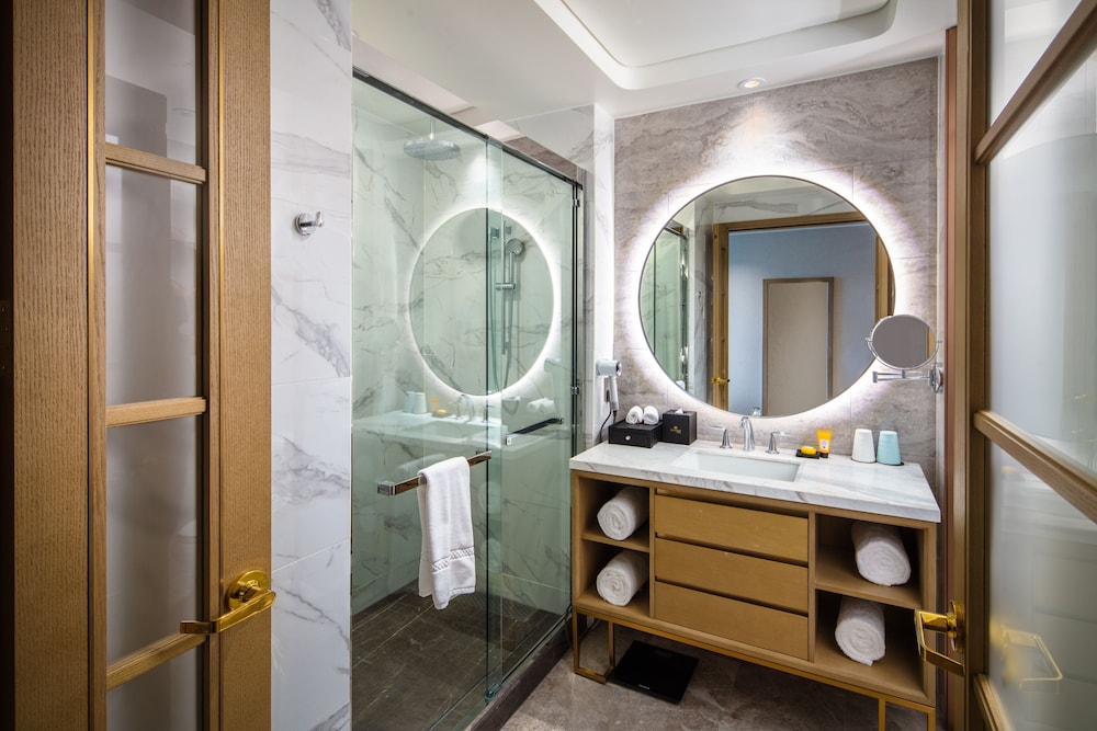 Blossom Hotel Houston Curio Collection by Hilton - photo 60