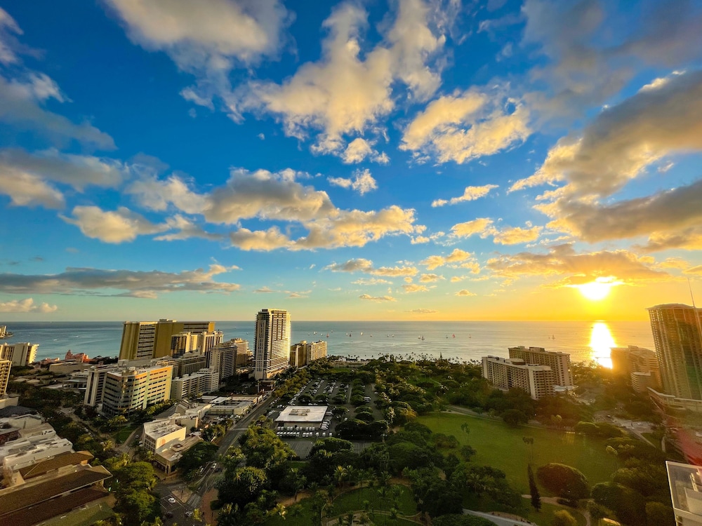 Holiday Inn Express Waikiki by IHG - photo 86