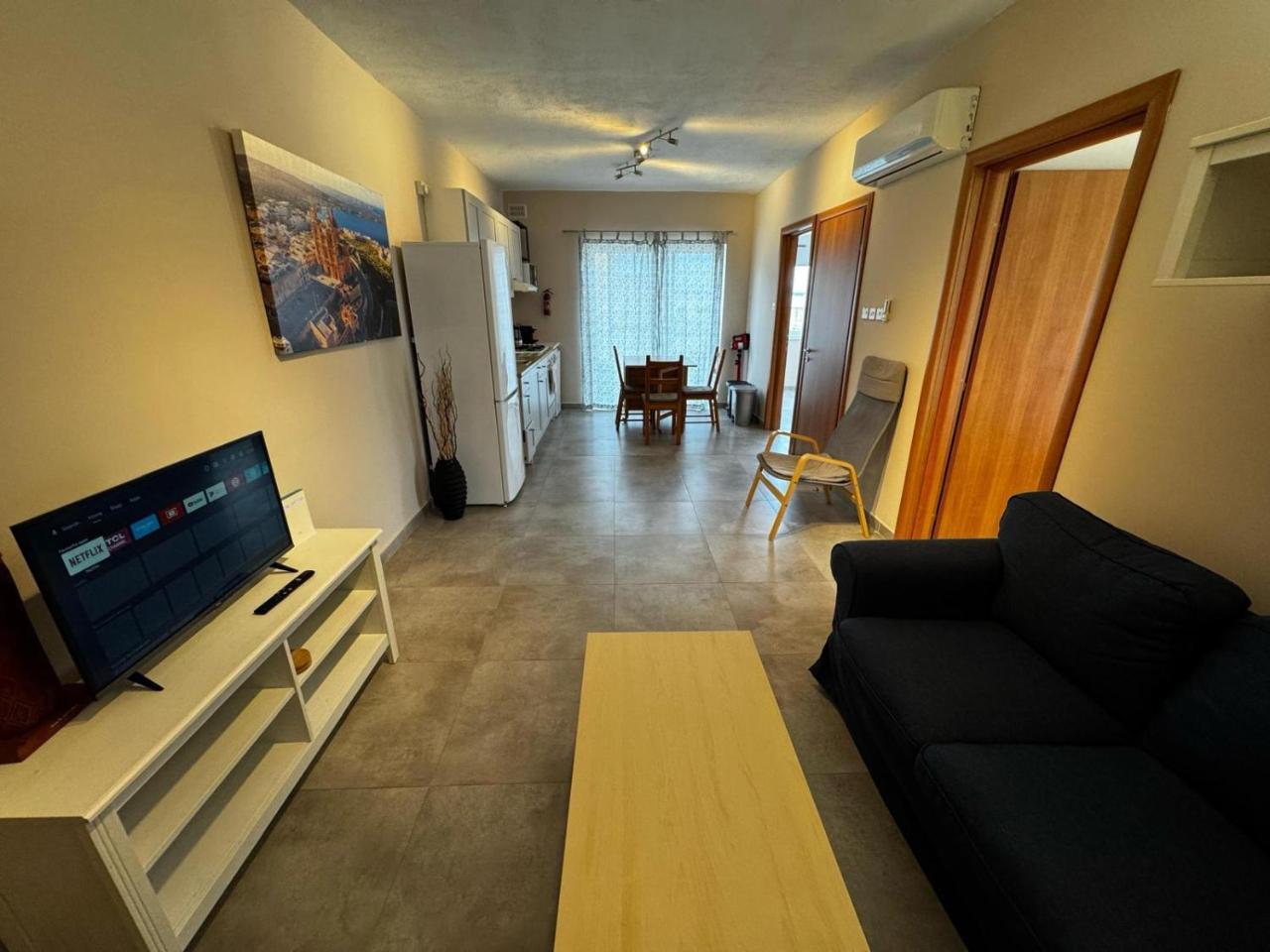 Sunny Retreat Families Couples & Digital Nomads — hotel in Mellieha