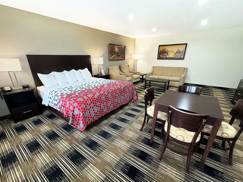 Econo Lodge Wausau Rothschild - photo 18