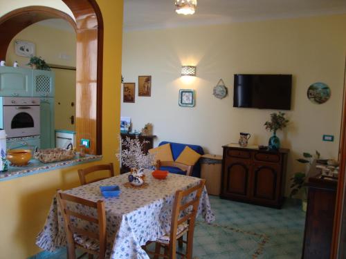 Sunny Holidays Casa Vacanze — 4-Star Luxury Hotel in Meta, Italy