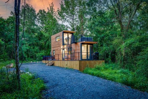 Whispering Firefly Escape MicroCabin — Broken Bow — photo 2