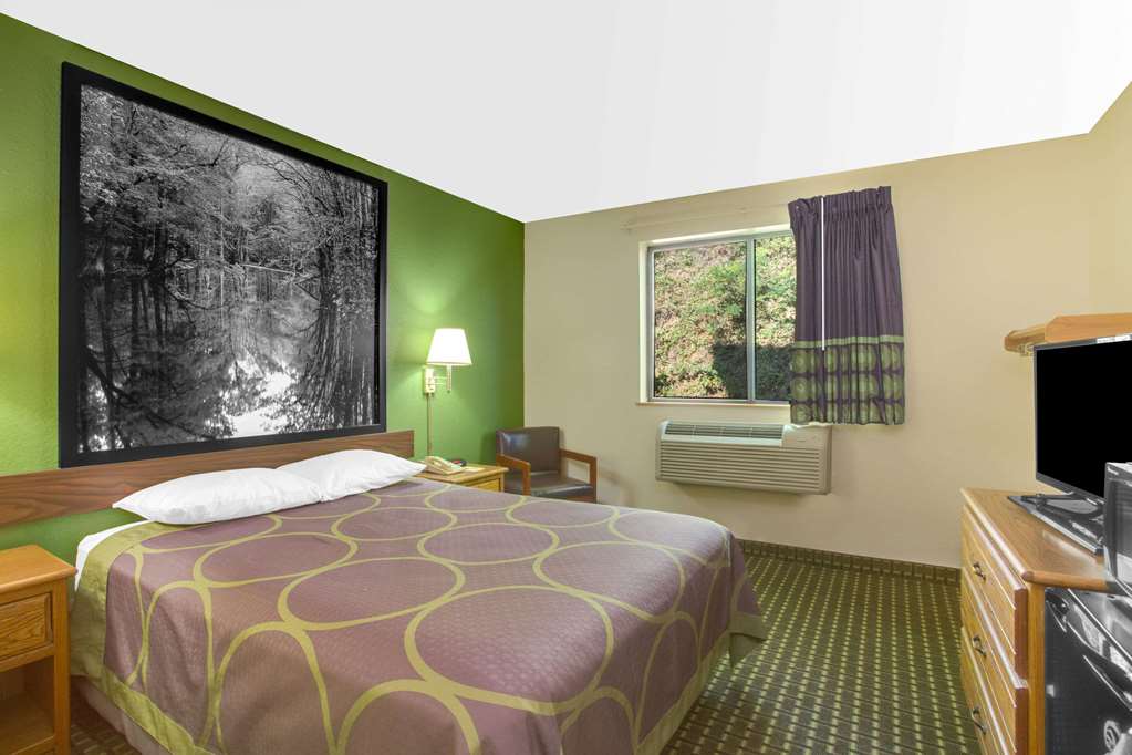 Super 8 by Wyndham Radford VA - photo 9