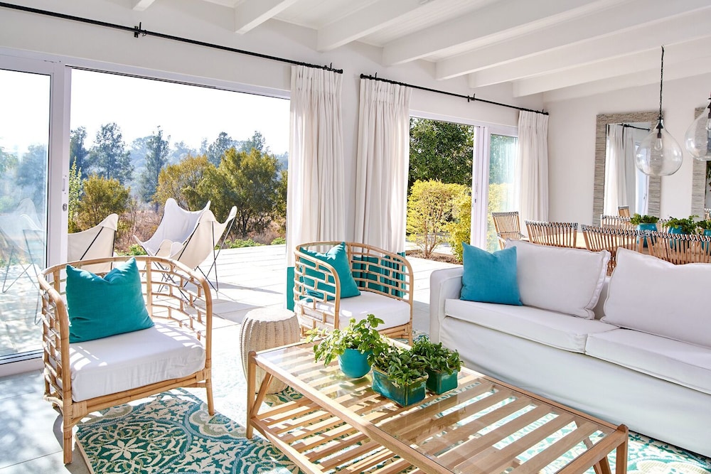 White Light The Rooms Adults Only — hotel in Krugersdorp